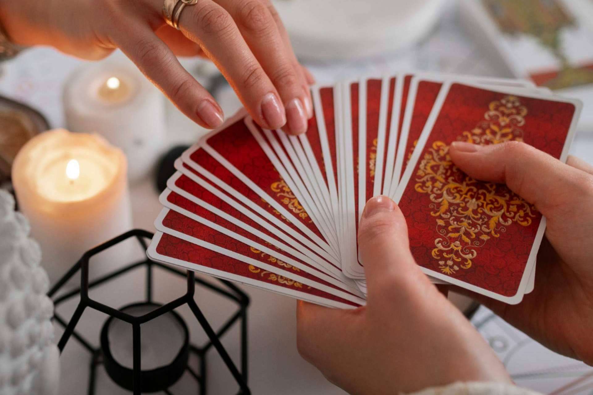 Liliana, Sergio y Magali, los videntes destacados de Tarot Orula